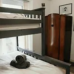 Hébergement de vacances Unique, Cosy, District Artist Hideaway - 5 Bd *