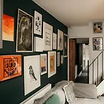 Unique, Cosy, District Artist Hideaway - 5 Bd *