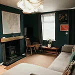 Unique, Cosy, District Artist Hideaway - 5 Bd * Millom