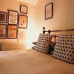 Unique, Cosy, District Artist Hideaway - 5 Bd Feriehus