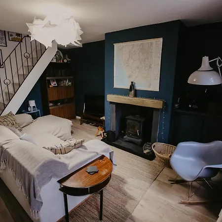 Nyaraló Unique, Cosy, District Artist Hideaway - 5 Bd *