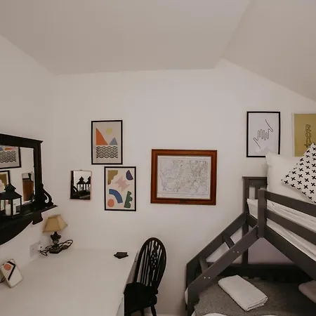 Holiday home Unique, Cosy, District Artist Hideaway - 5 Bd *