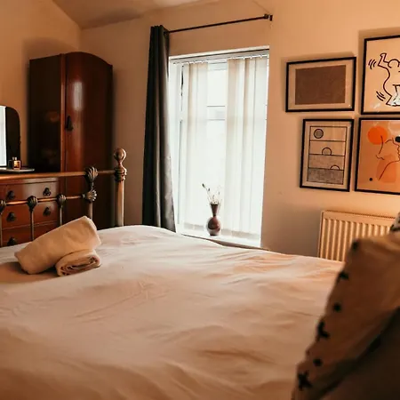 Unique, Cosy, District Artist Hideaway - 5 Bd Nyaraló *