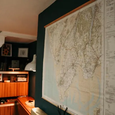 Unique, Cosy, District Artist Hideaway - 5 Bd
